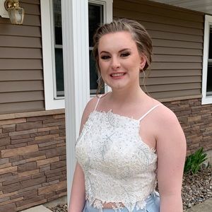 Meet your Posher, Elizabeth